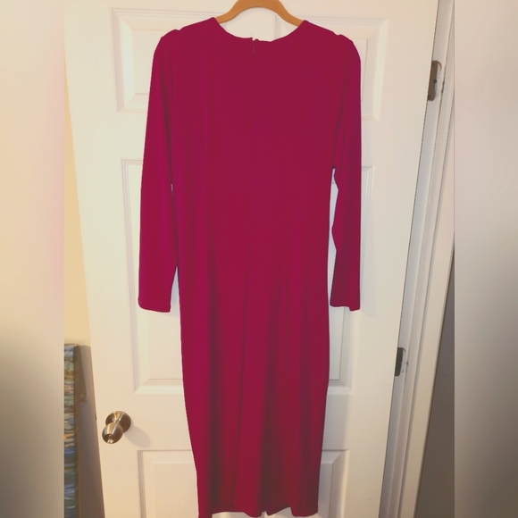 Never worn, figure flattering Rachel Roy vibrant magenta midi dress w draping. - Picture 4 of 5